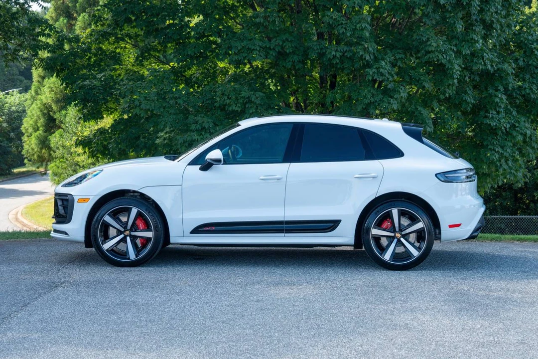 2024 Porsche Macan GTS - Image 2 of 4