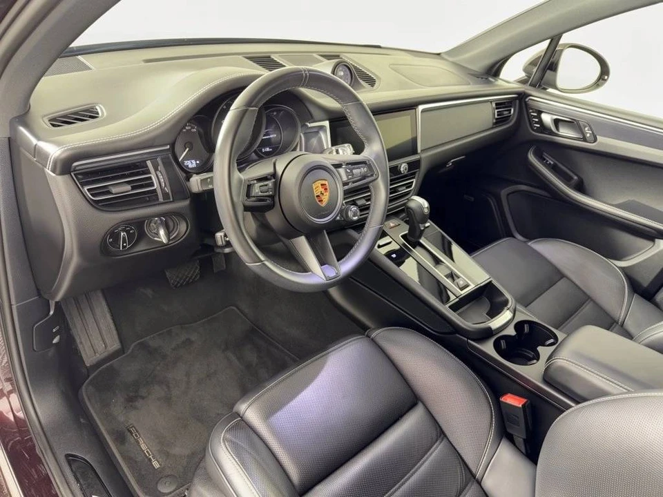 2024 Porsche Macan GTS - Image 4 of 4