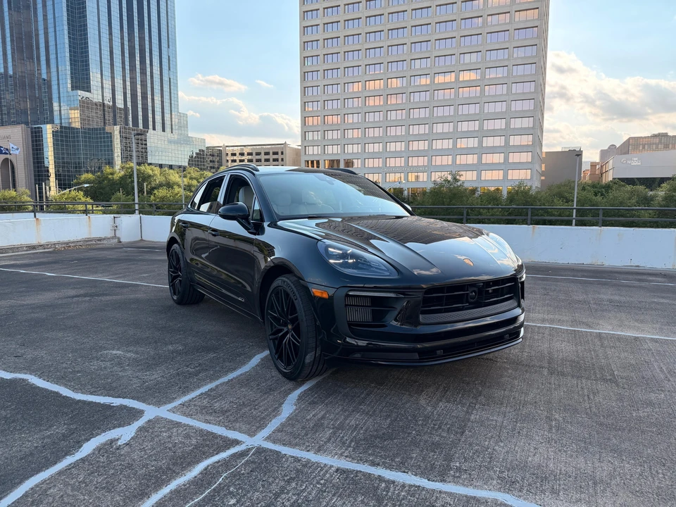 2024 Porsche Macan GTS - Image 19 of 31