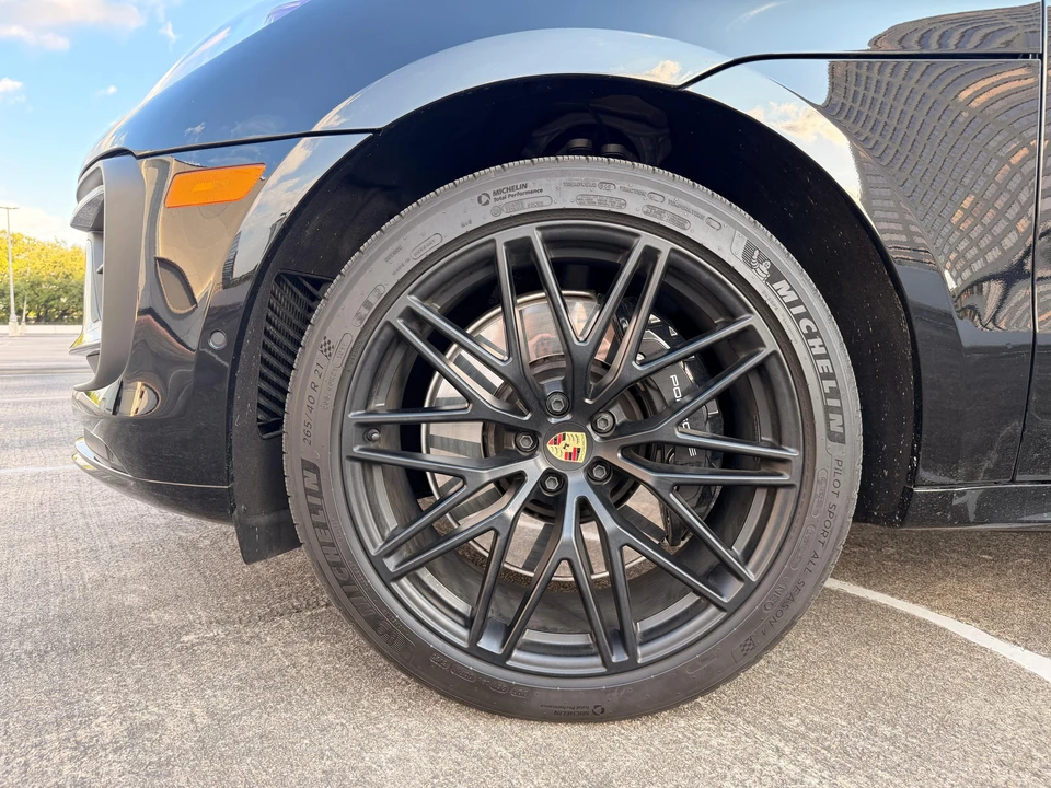 2024 Porsche Macan GTS - Image 30 of 31
