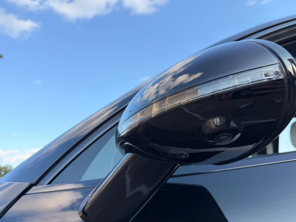 2024 Porsche Macan GTS - Image 25 of 31