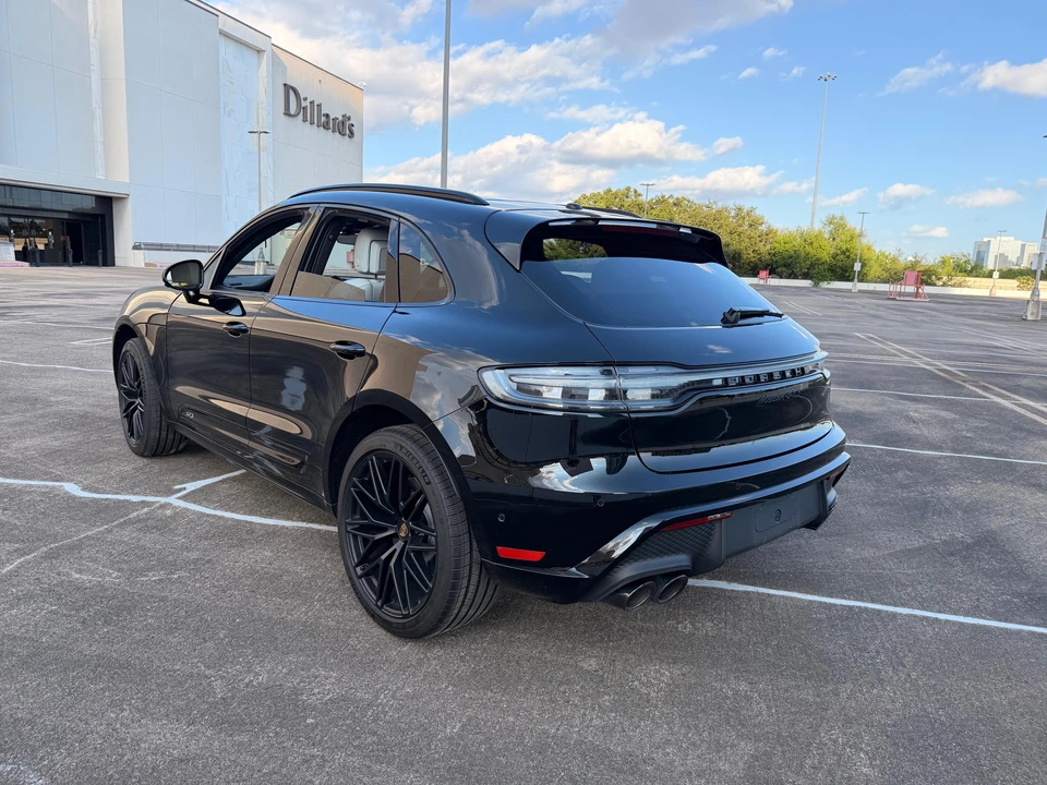 2024 Porsche Macan GTS - Image 12 of 31