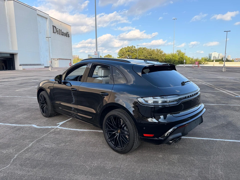 2024 Porsche Macan GTS - Image 11 of 31