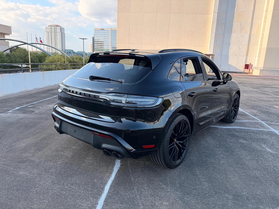 2024 Porsche Macan GTS - Image 15 of 31