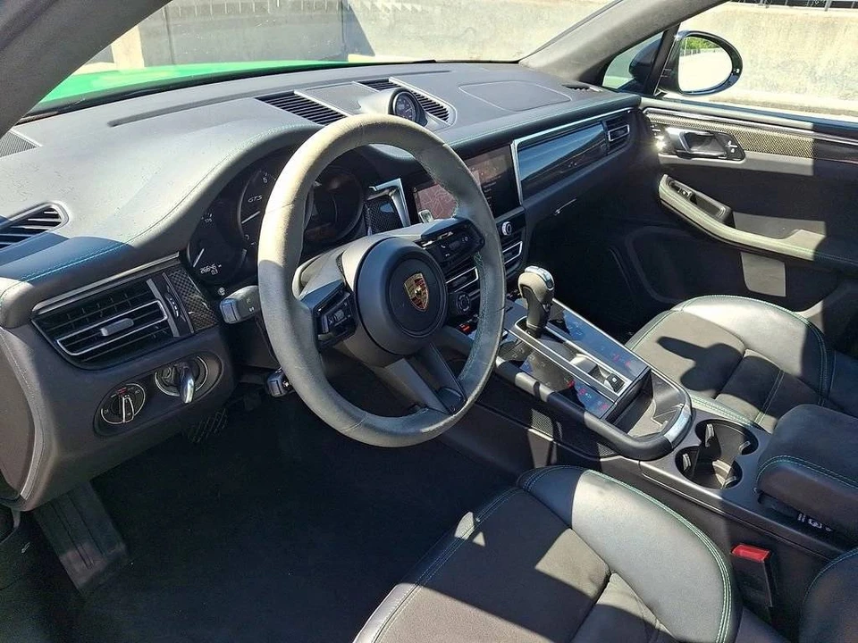 2024 Porsche Macan GTS - Image 4 of 4