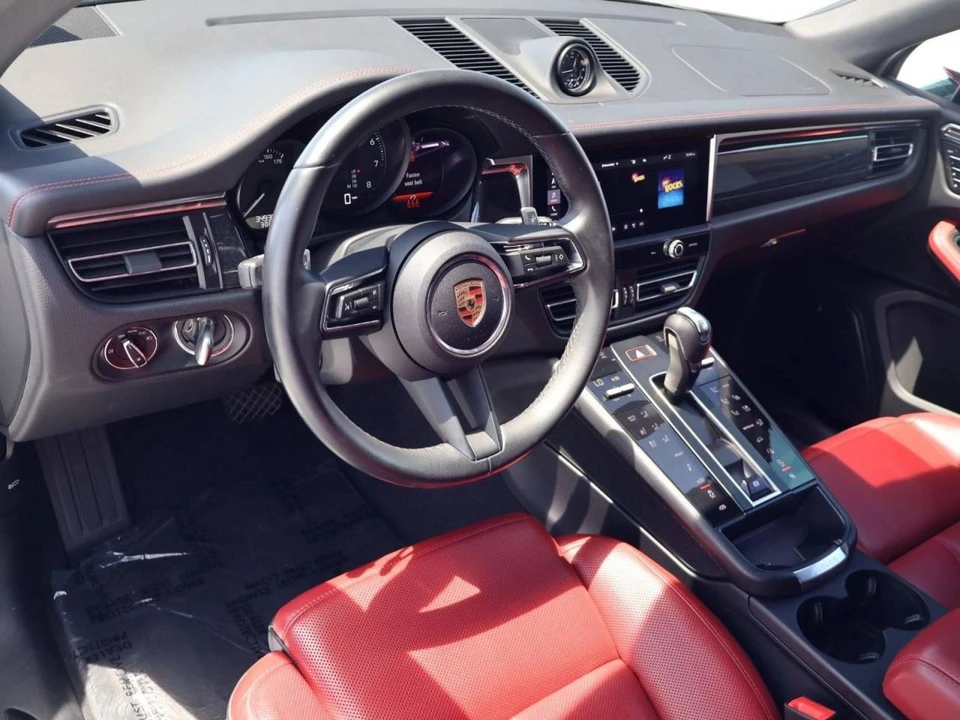 2024 Porsche Macan GTS - Image 4 of 4