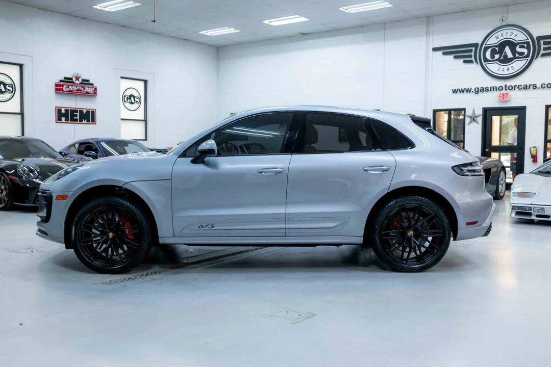 2024 Porsche Macan GTS - Image 10 of 12