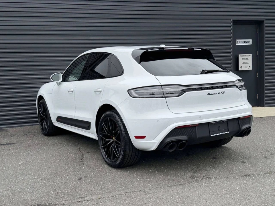 2024 Porsche Macan GTS - Image 4 of 4