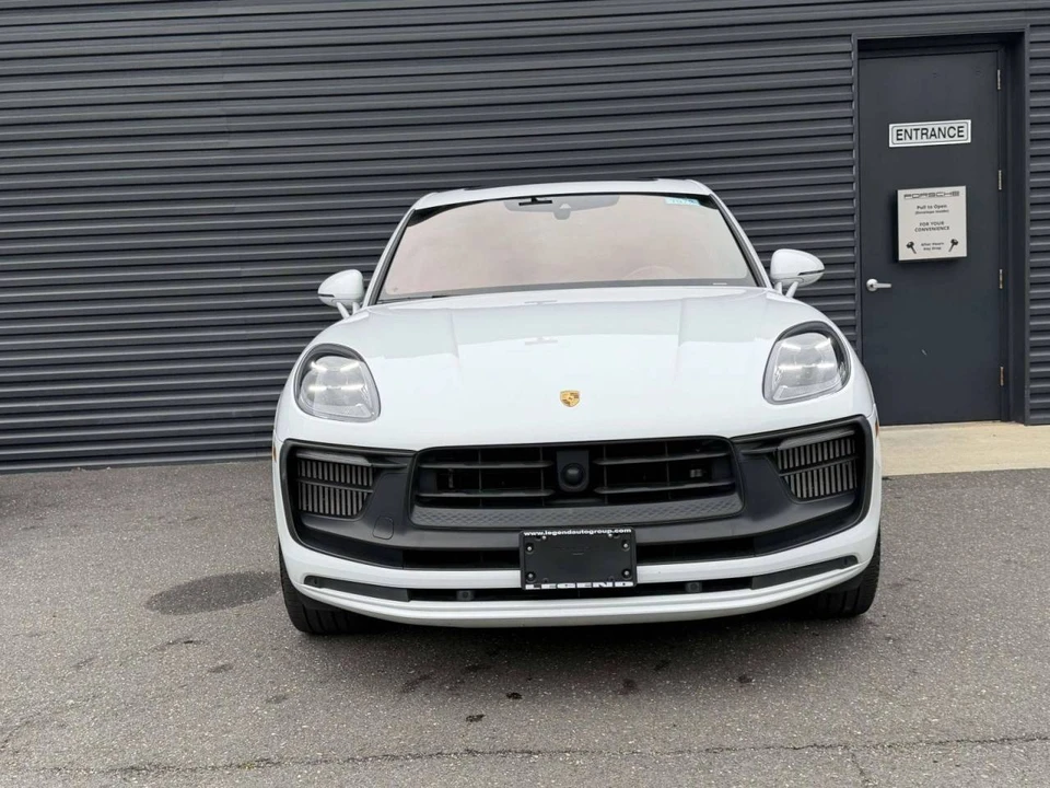 2024 Porsche Macan GTS - Image 2 of 4