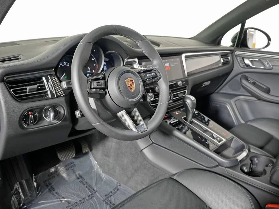 2024 Porsche Macan GTS - Image 4 of 4