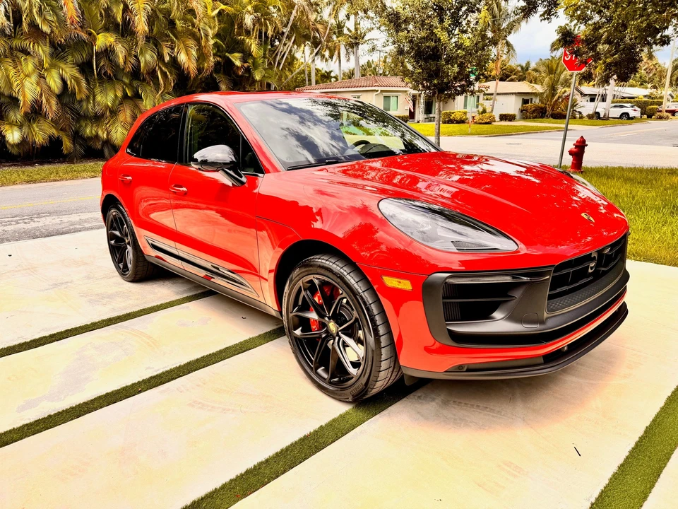 2024 Porsche Macan GTS - Image 10 of 31