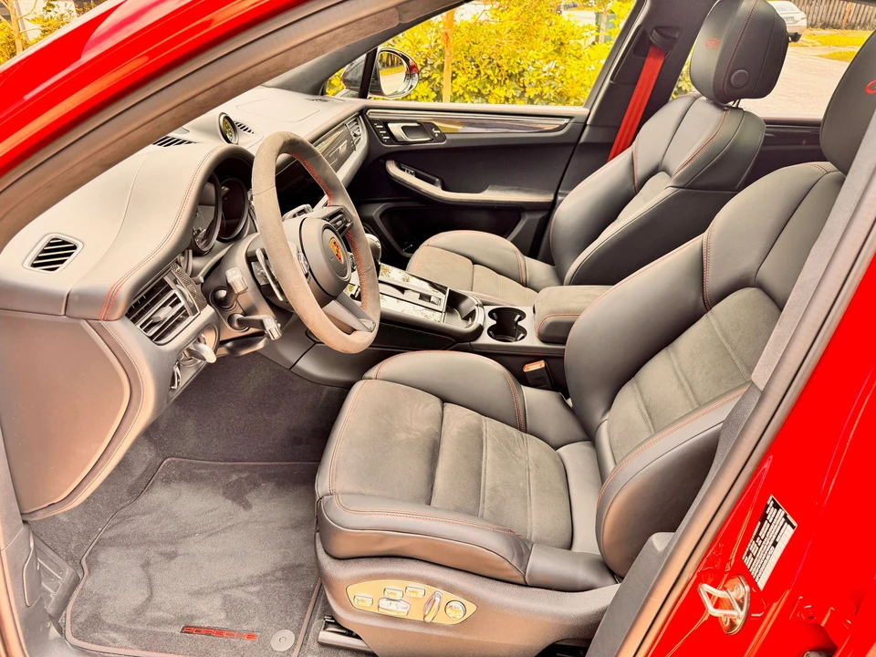 2024 Porsche Macan GTS - Image 13 of 31