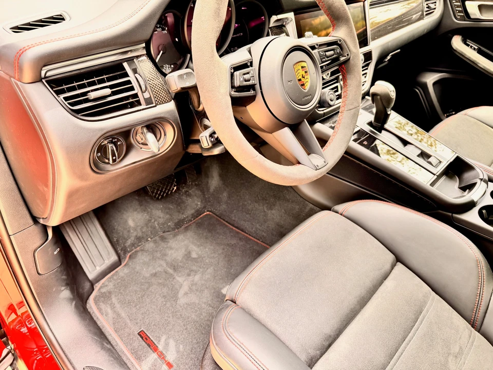 2024 Porsche Macan GTS - Image 27 of 31