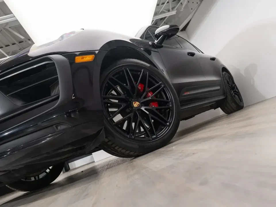 2024 Porsche Macan GTS - Image 9 of 20