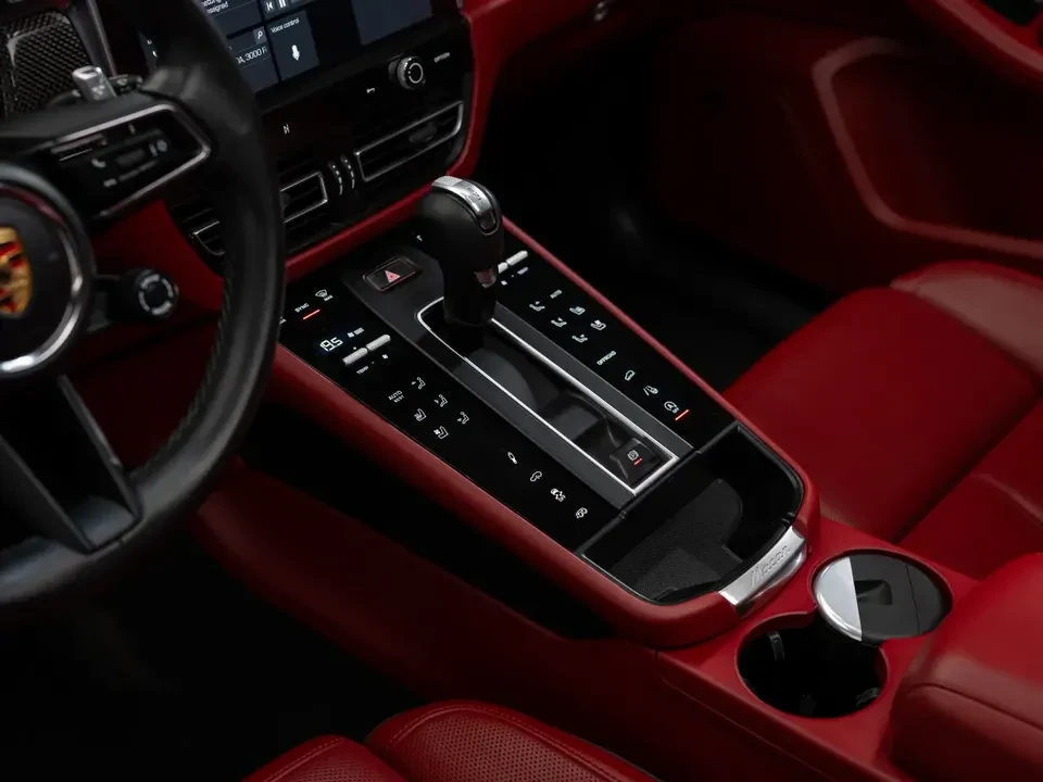 2024 Porsche Macan GTS - Image 16 of 20