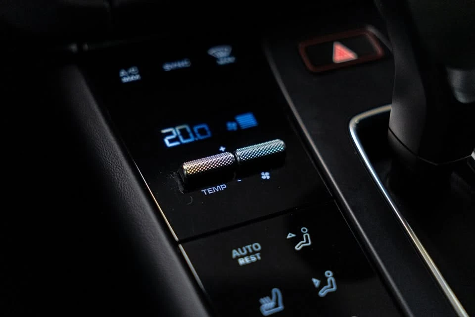 2024 Porsche Macan GTS - Image 18 of 20
