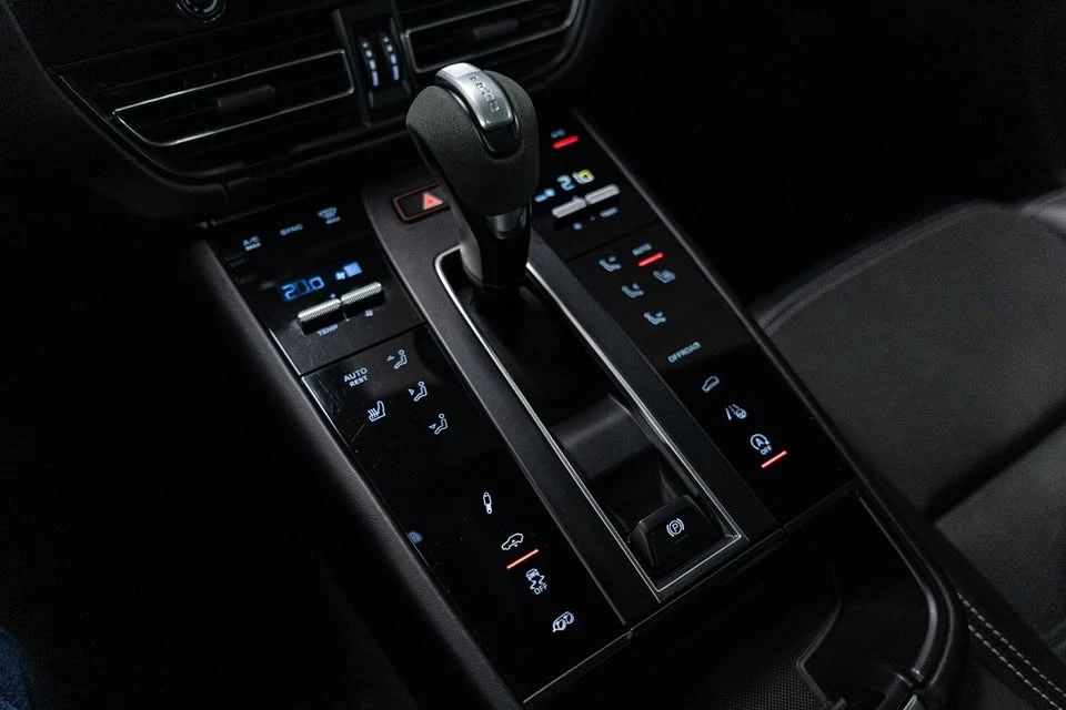 2024 Porsche Macan GTS - Image 19 of 20