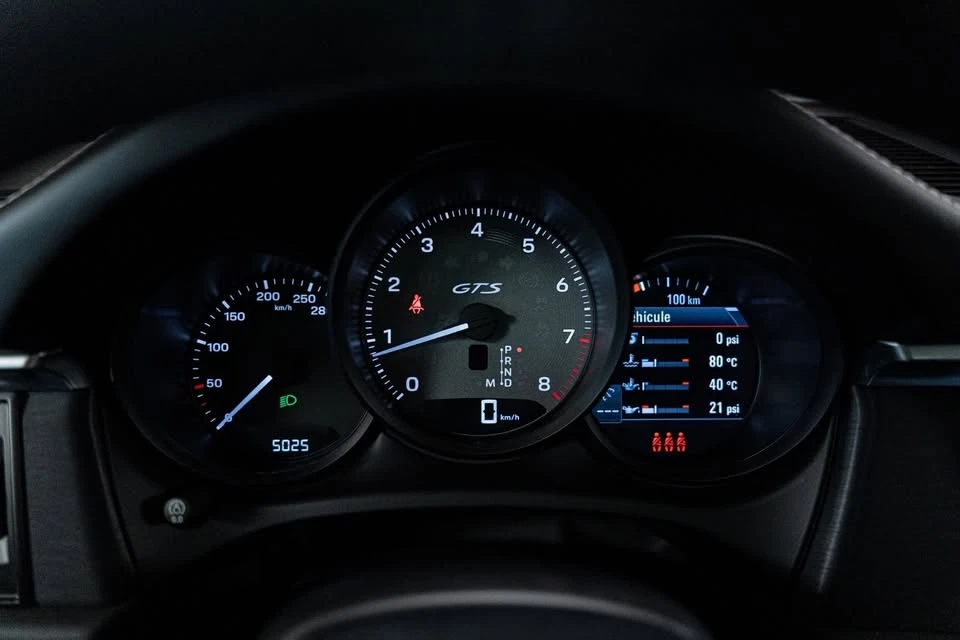 2024 Porsche Macan GTS - Image 10 of 20