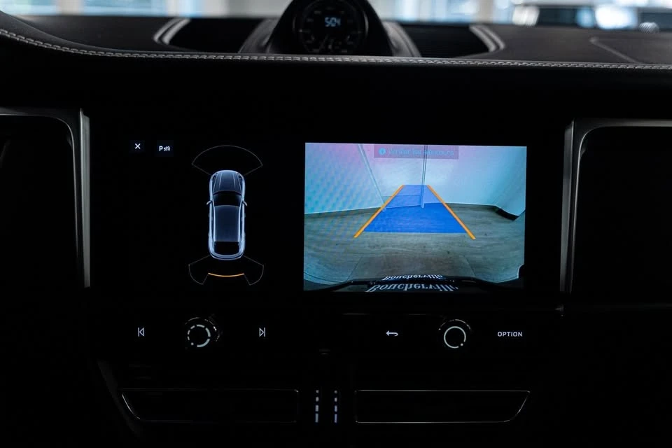 2024 Porsche Macan GTS - Image 16 of 20