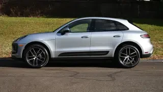 2024 Porsche Macan - Image 2 of 4