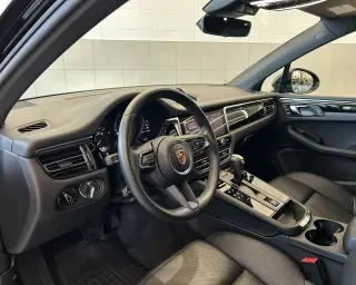 2024 Porsche Macan - Image 4 of 4