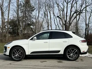 2024 Porsche Macan - Image 2 of 4