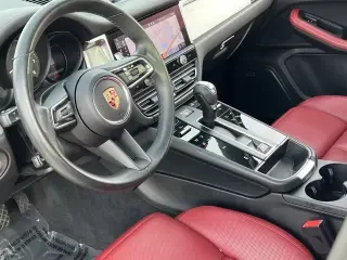2024 Porsche Macan - Image 4 of 4