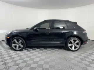 2024 Porsche Macan - Image 2 of 4