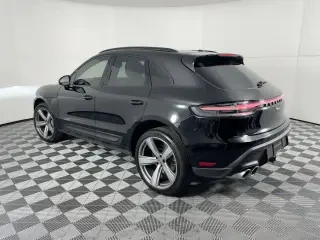 2024 Porsche Macan - Image 3 of 4