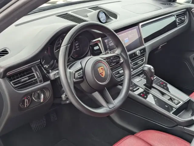 2024 Porsche Macan - Image 5 of 5