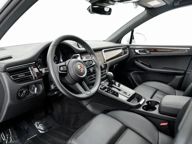 2024 Porsche Macan - Image 4 of 9