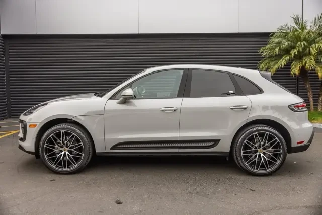 2024 Porsche Macan - Image 2 of 9