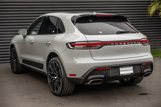 2024 Porsche Macan - Image 3 of 9