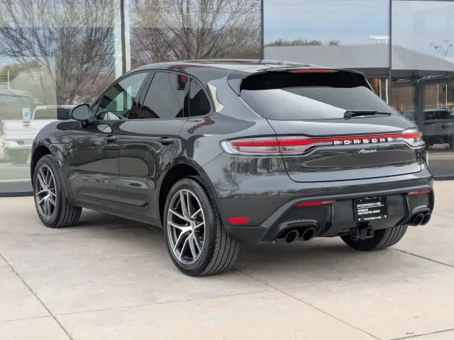 2024 Porsche Macan - Image 4 of 5