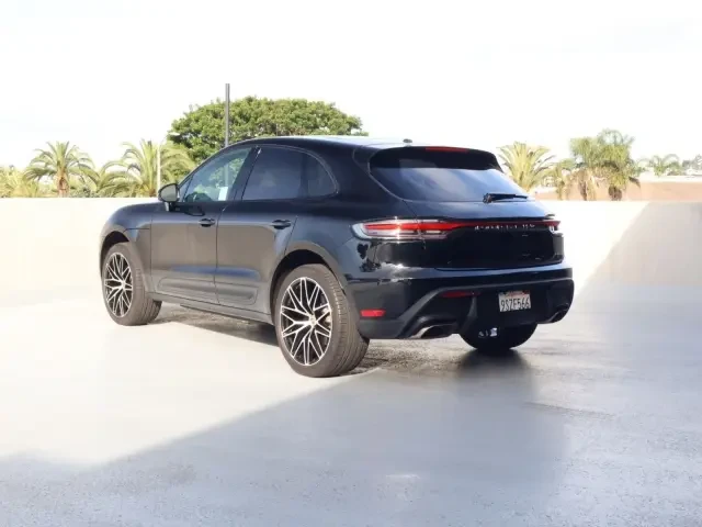 2024 Porsche Macan - Image 3 of 9