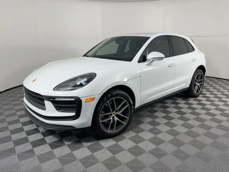 2024 Porsche Macan - Image 7 of 9