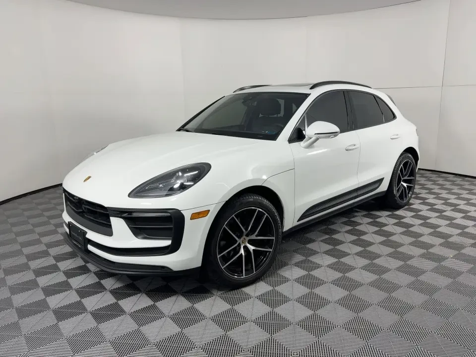 2024 Porsche Macan - Image 9 of 9