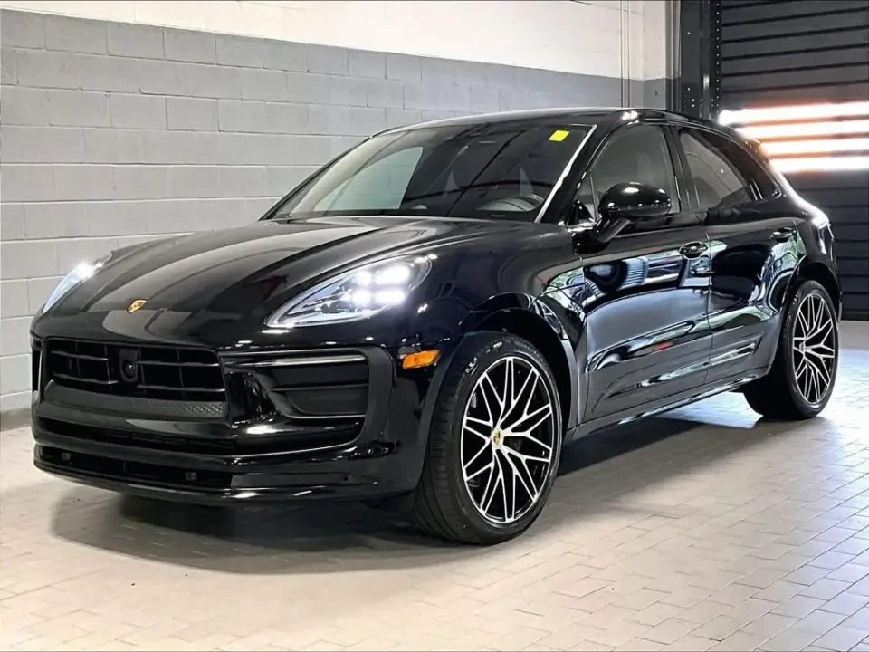 2024 Porsche Macan - Image 6 of 9