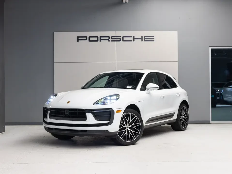 2024 Porsche Macan - Image 5 of 8