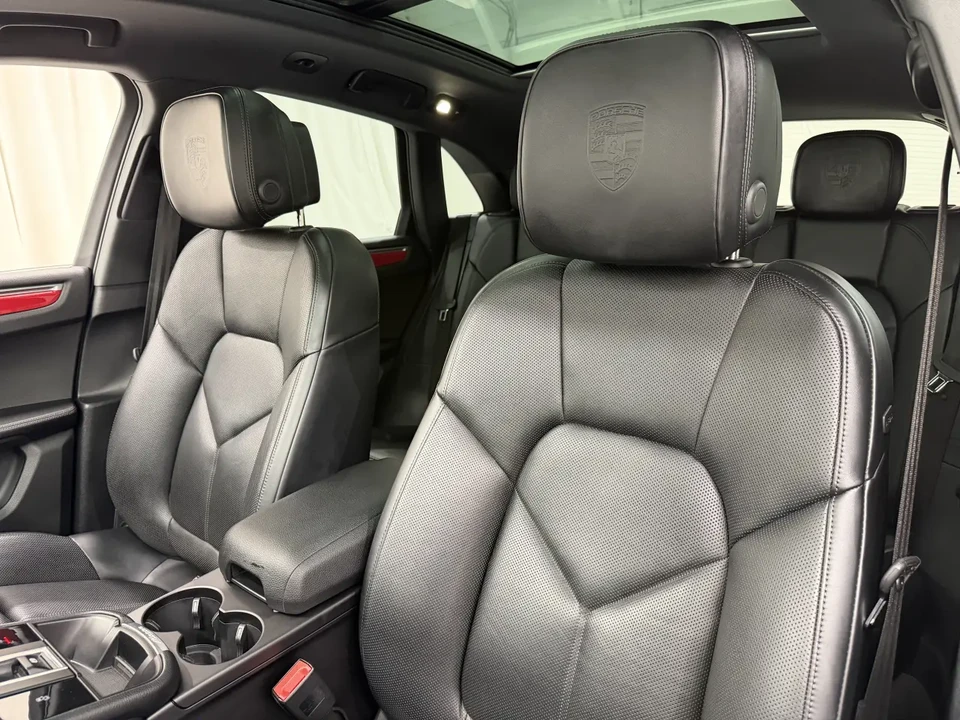 2024 Porsche Macan - Image 5 of 9