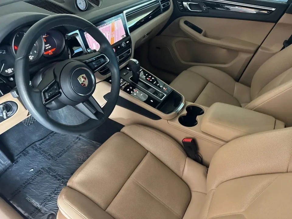 2024 Porsche Macan - Image 5 of 8