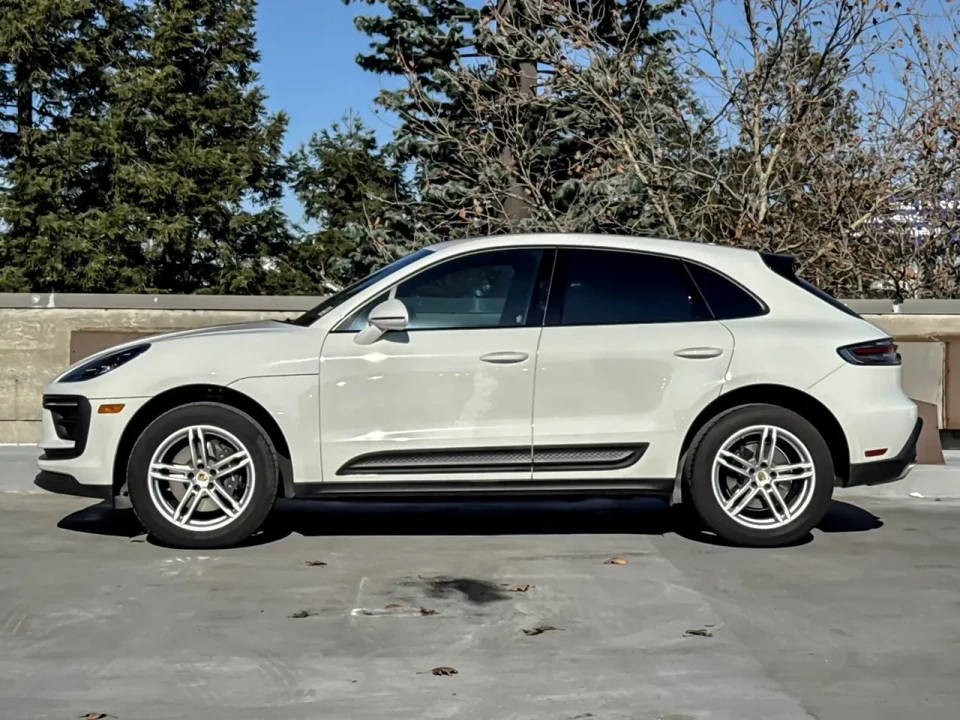 2024 Porsche Macan - Image 3 of 8