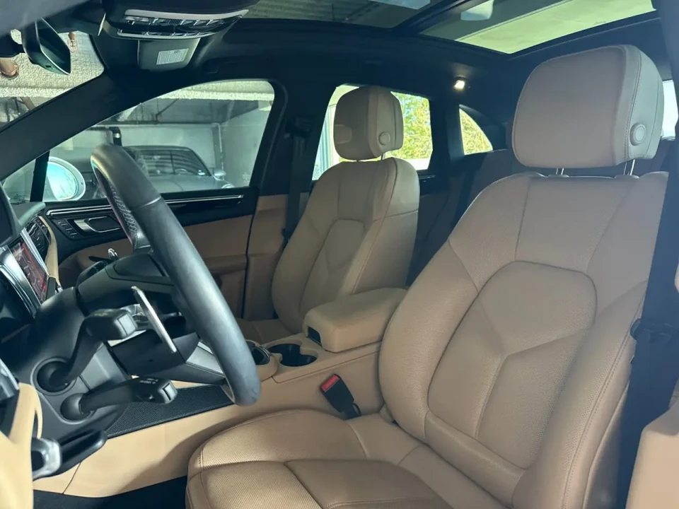 2024 Porsche Macan - Image 6 of 8