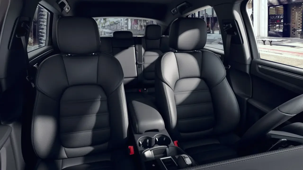 2024 Porsche Macan - Image 4 of 6