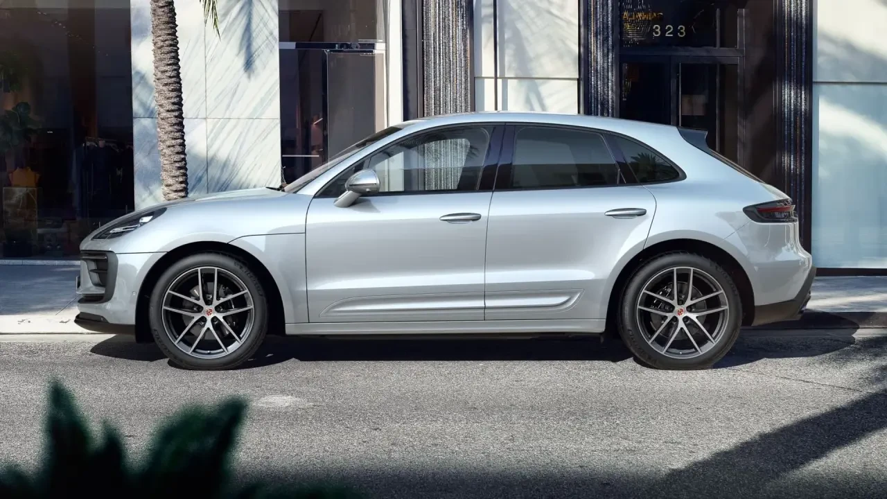 2024 Porsche Macan - Image 2 of 6