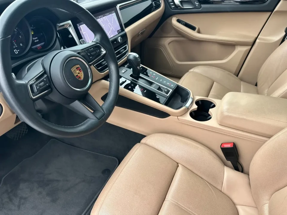 2024 Porsche Macan - Image 4 of 8