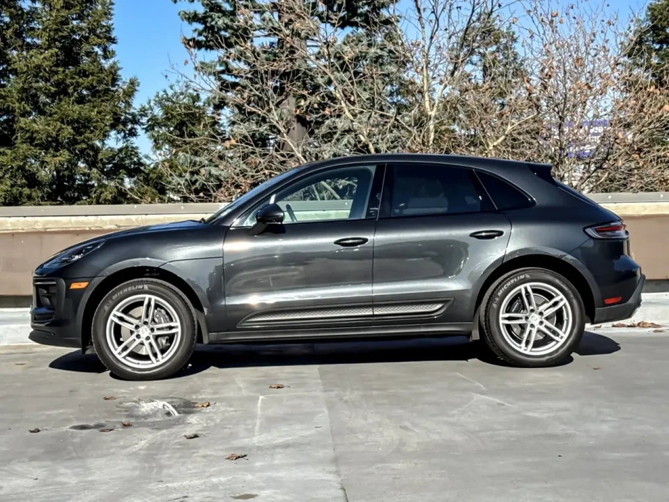 2024 Porsche Macan - Image 2 of 6