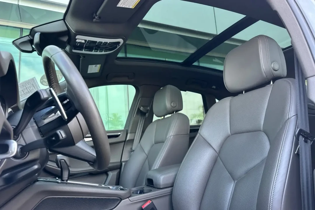 2024 Porsche Macan - Image 5 of 8
