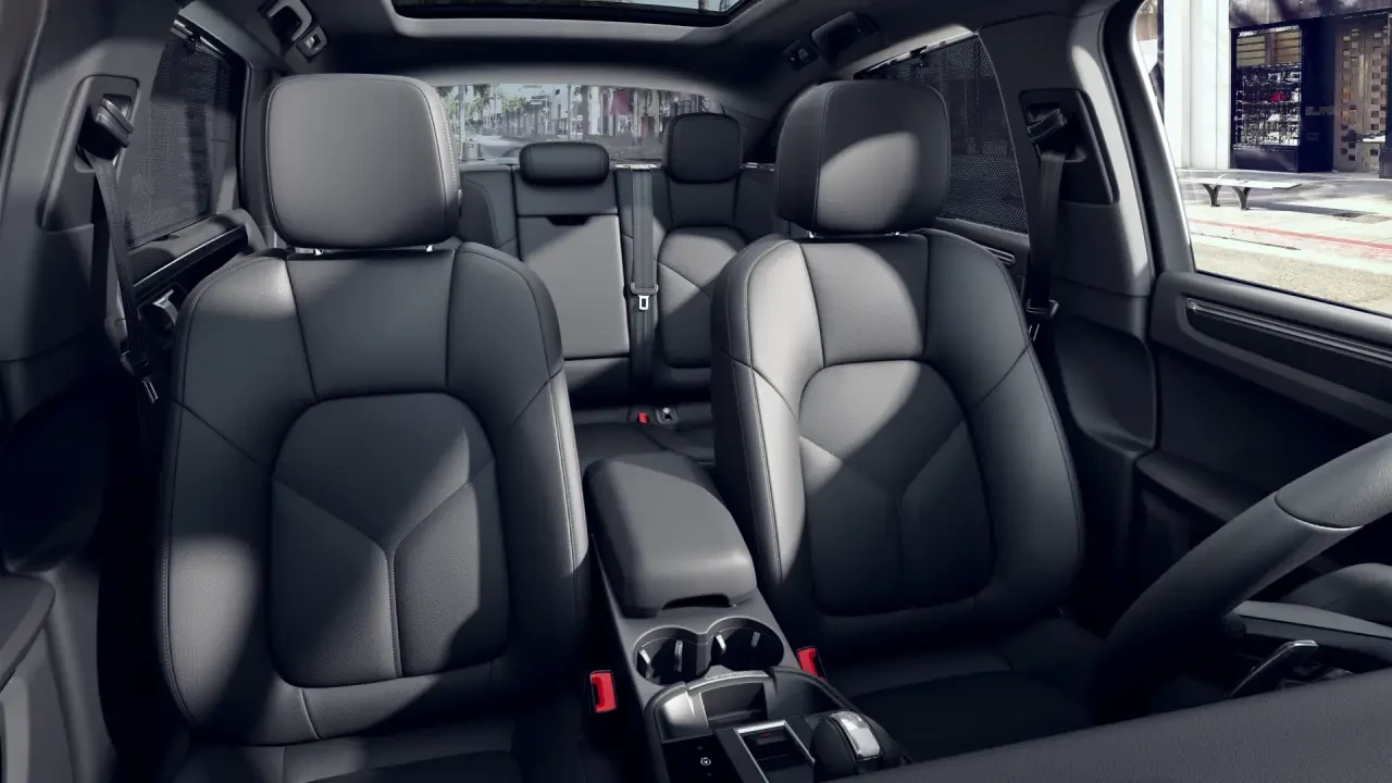 2024 Porsche Macan - Image 6 of 6