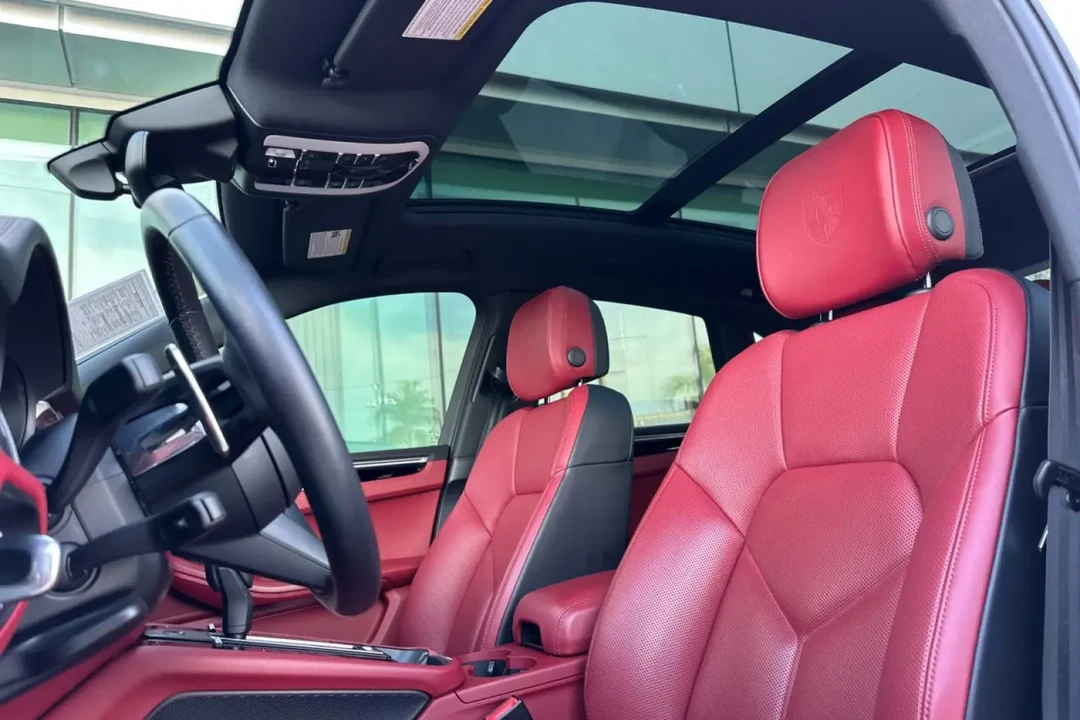 2024 Porsche Macan - Image 5 of 6